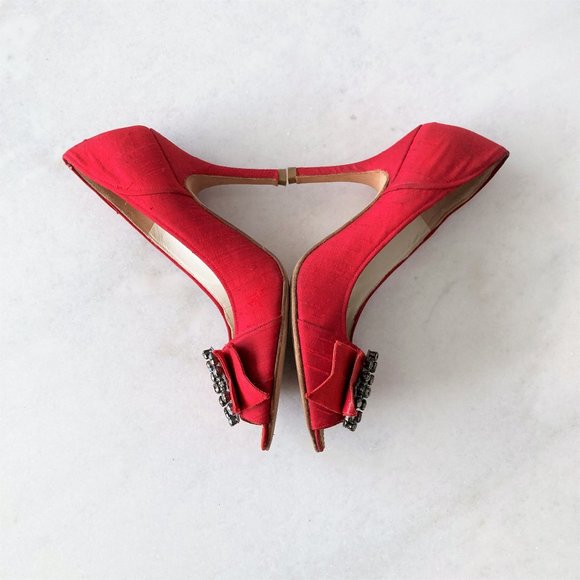 Carolina Herrera red pumps / high heel shoes, peep toe, jewelled buckles, ribbon - Picture 4 of 11